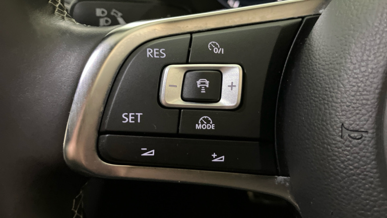 Volkswagen Passat 2.0 TDI R-Line 4dr [Panoramic Roof] Diesel Saloon